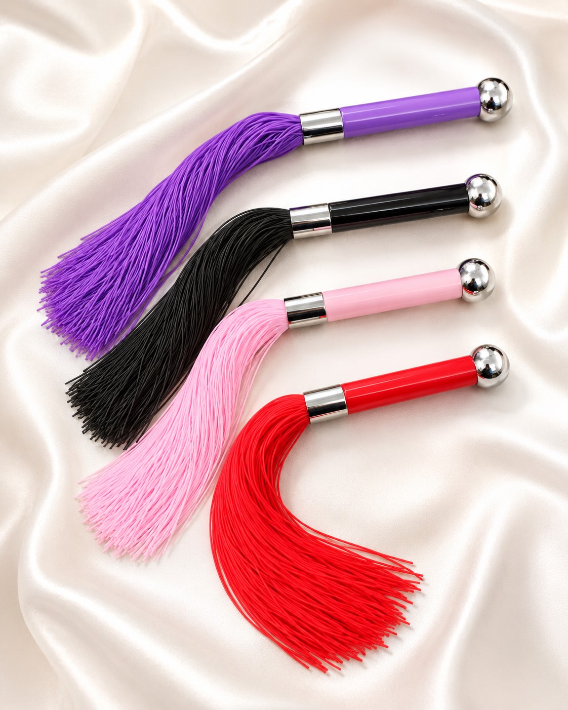 Silikonflogger mit schwerem Metallgriff in rot!